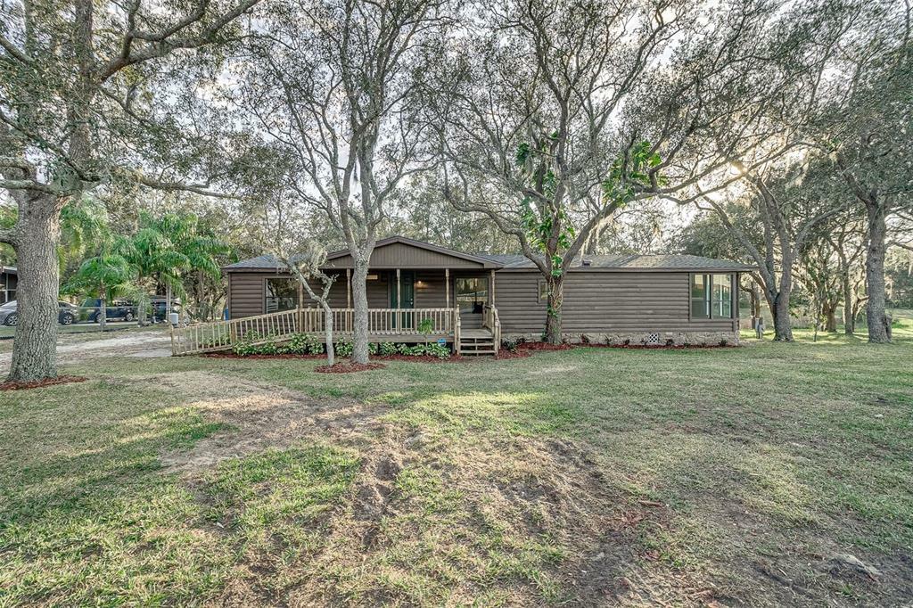 Property Photo: 307 Buck Trail FL 33837