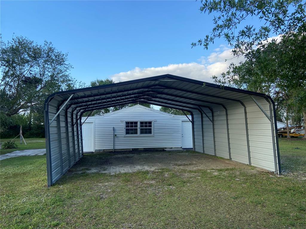 Property Photo:  5504 Swaying Palm Drive  FL 33982 