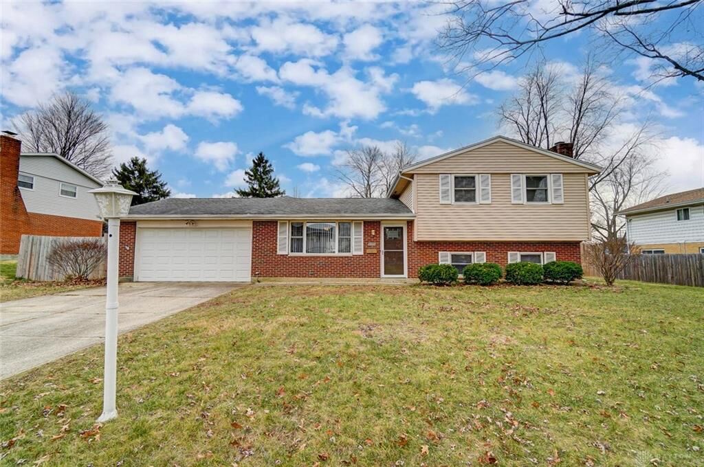 Property Photo:  3050 Burr Oak Court  OH 45420 