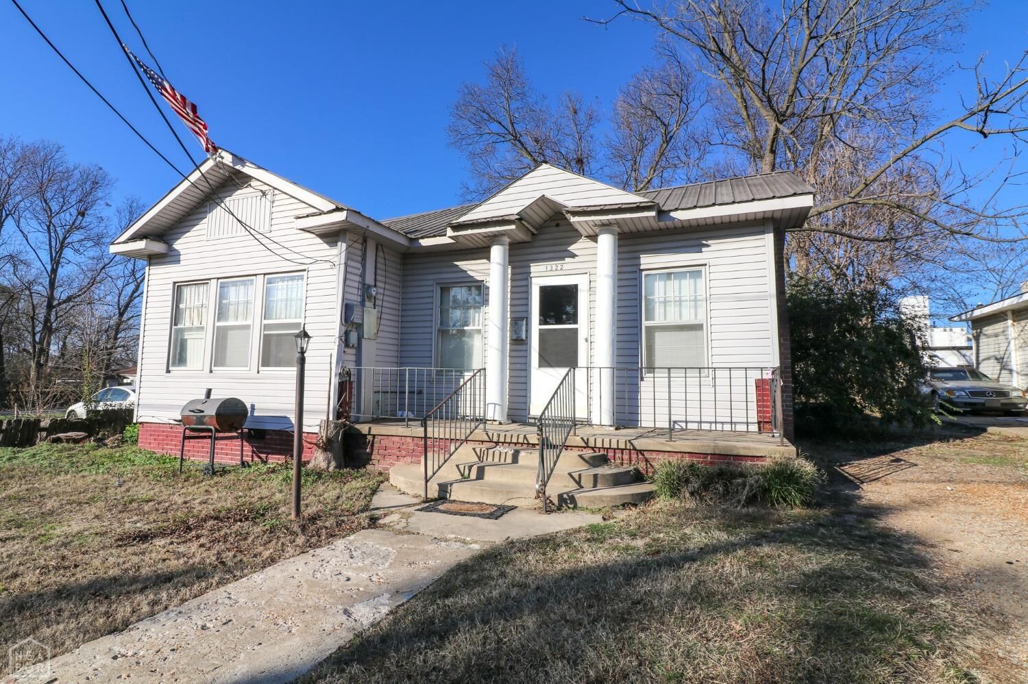 Property Photo: 1322 W Huntington Avenue AR 72401
