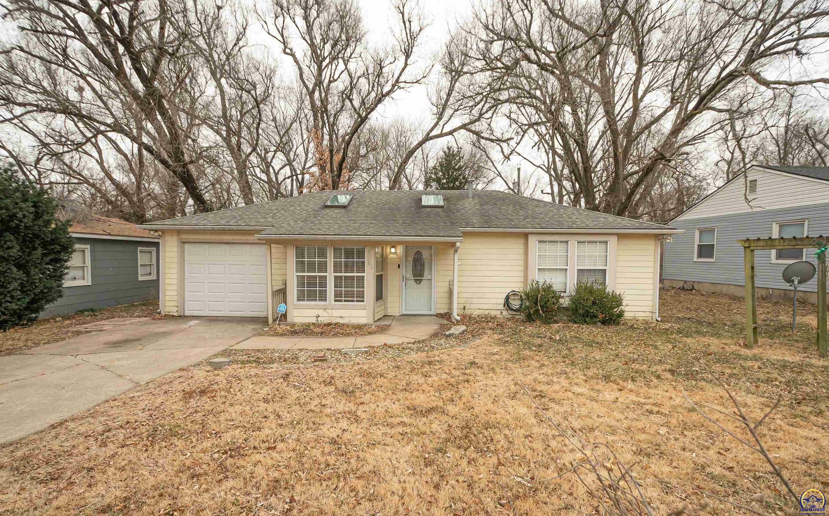 3562 SW Kirklawn Ave  Topeka KS 66611 photo