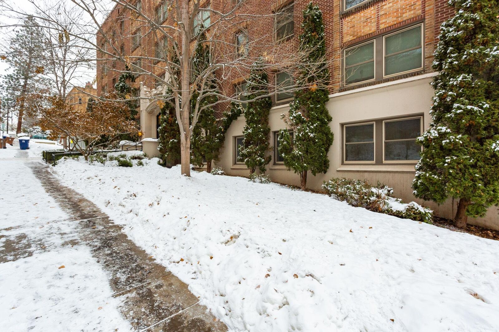 Property Photo:  704 W 6th Ave 409  WA 99204 