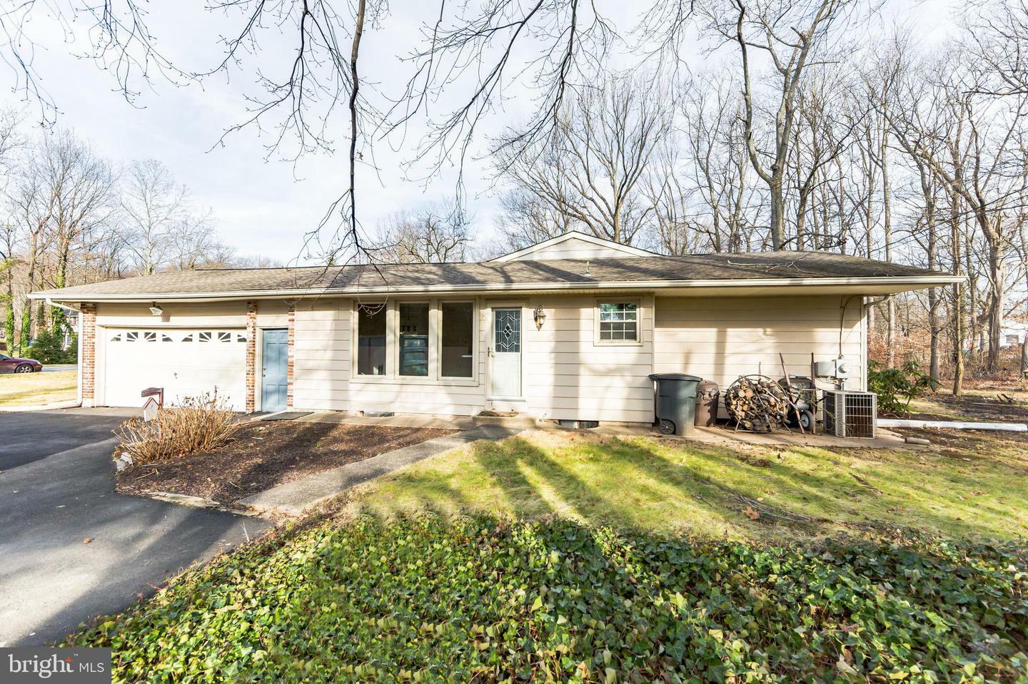 Property Photo:  2404 Pennington Drive  DE 19810 