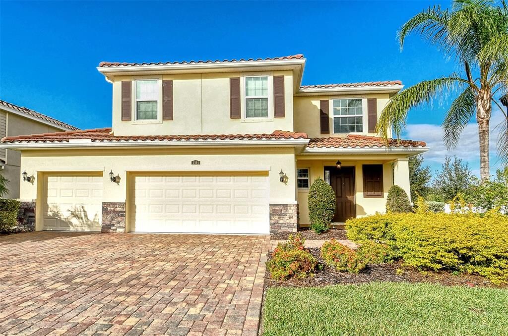 Property Photo: 5544 Pamplona Way FL 34233