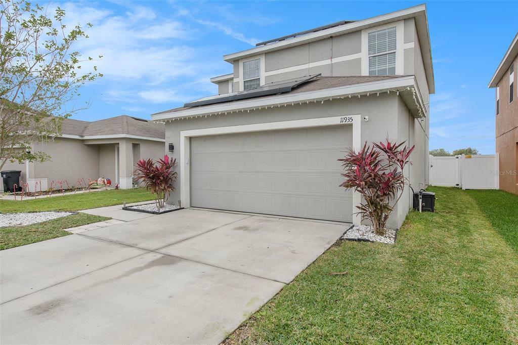 Property Photo: 11935 Grand Kempston Drive FL 33534