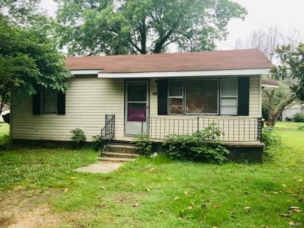 Property Photo:  205 Locust Street  MO 63870 