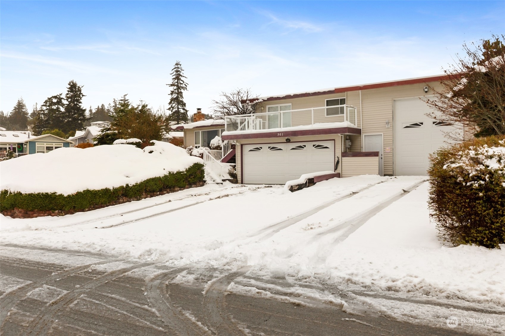 Property Photo:  5302 Kingsway  WA 98221 