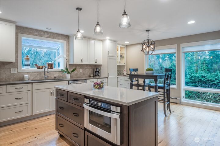 Property Photo:  18813 95th Avenue NE  WA 98011 