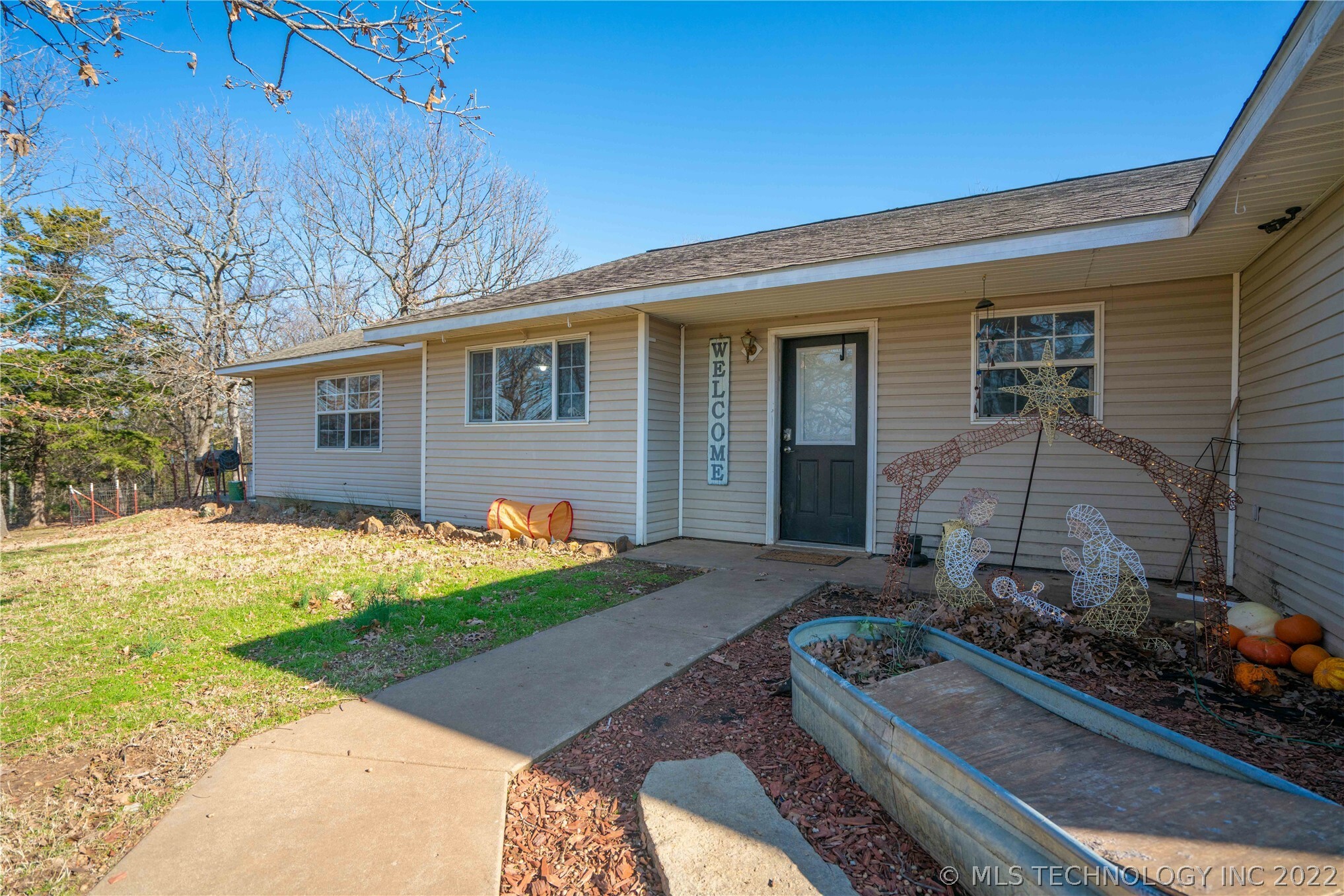 Property Photo:  18216 S 410 Road  OK 74441 