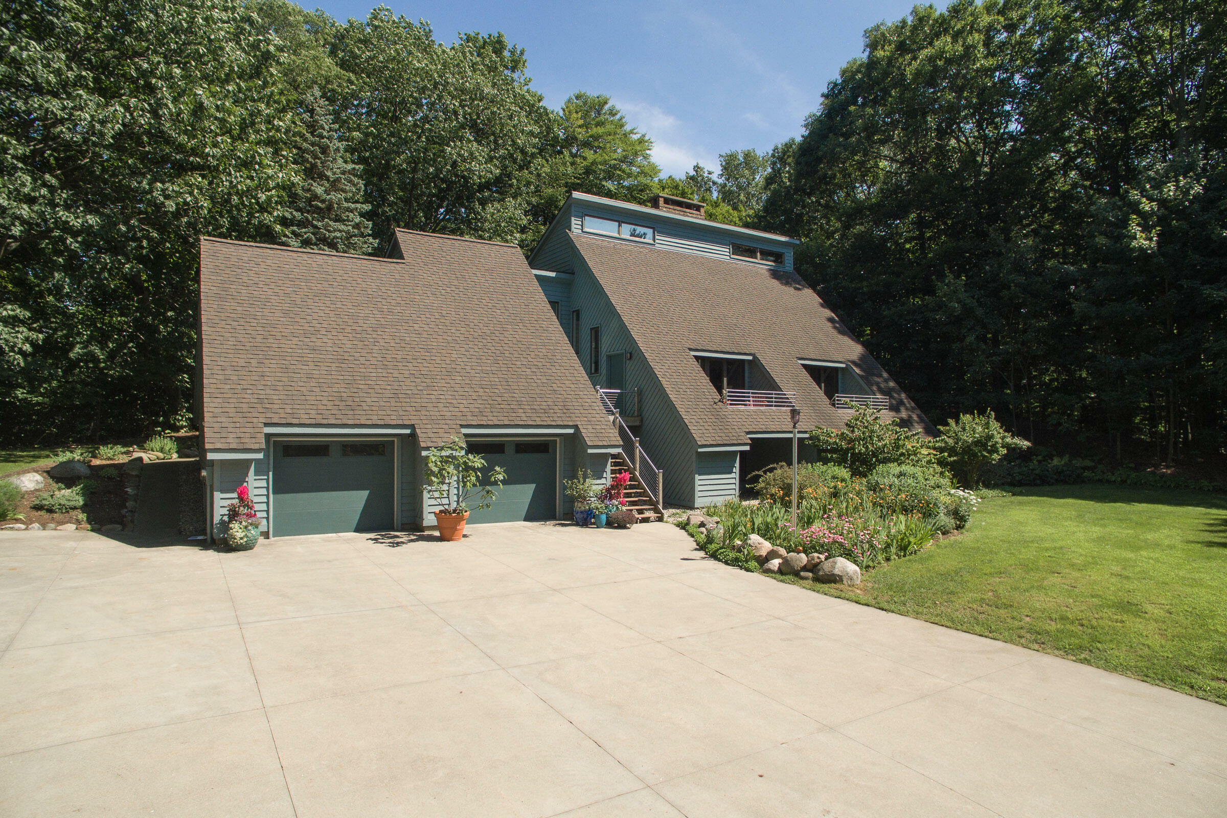 277 Sunset Bluff Court  Holland MI 49424 photo