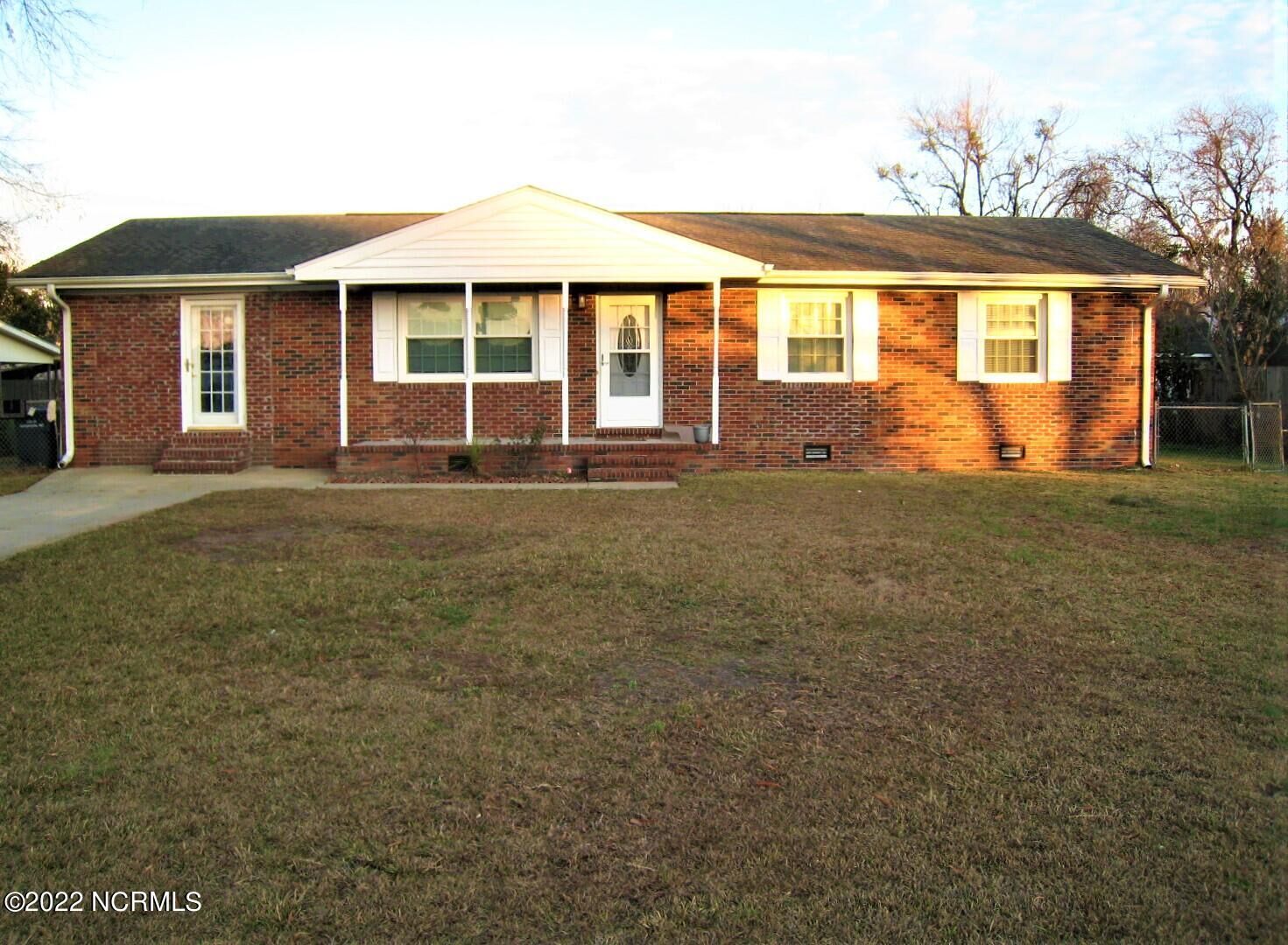 Property Photo:  1416 Davis Street  NC 28540 