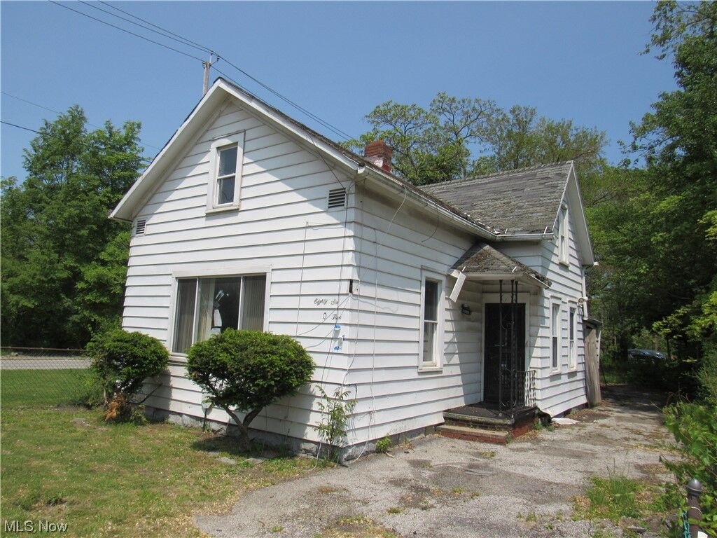 Property Photo:  8605 Folsom Avenue  OH 44104 