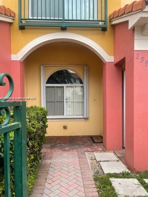 Property Photo: 2997 NW 36th Ln 10 FL 33311