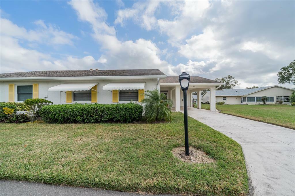 Property Photo:  204 Glenellen Place  FL 33573 