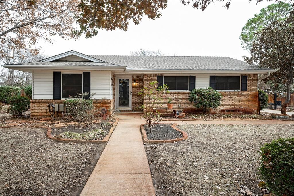 Property Photo:  132 Redwood Drive  TX 75077 
