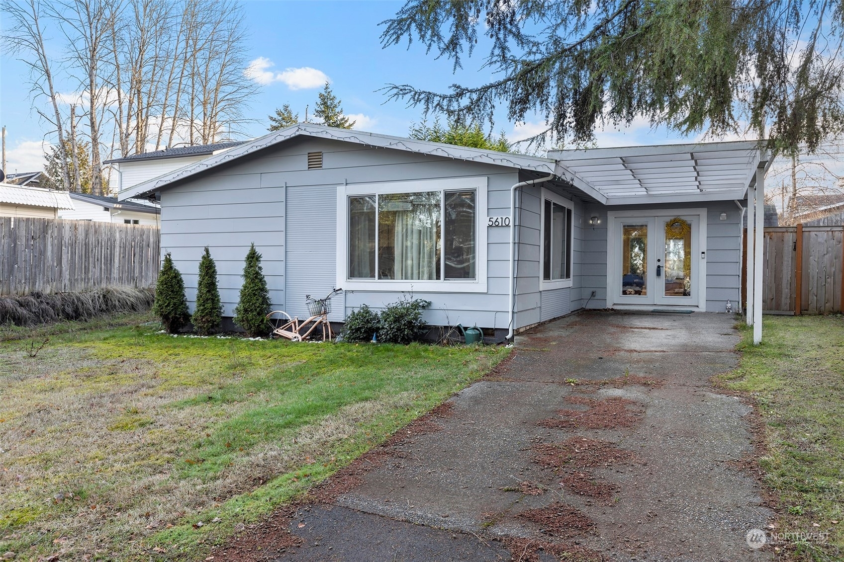 Property Photo:  5610 N Seaview Street  WA 98407 