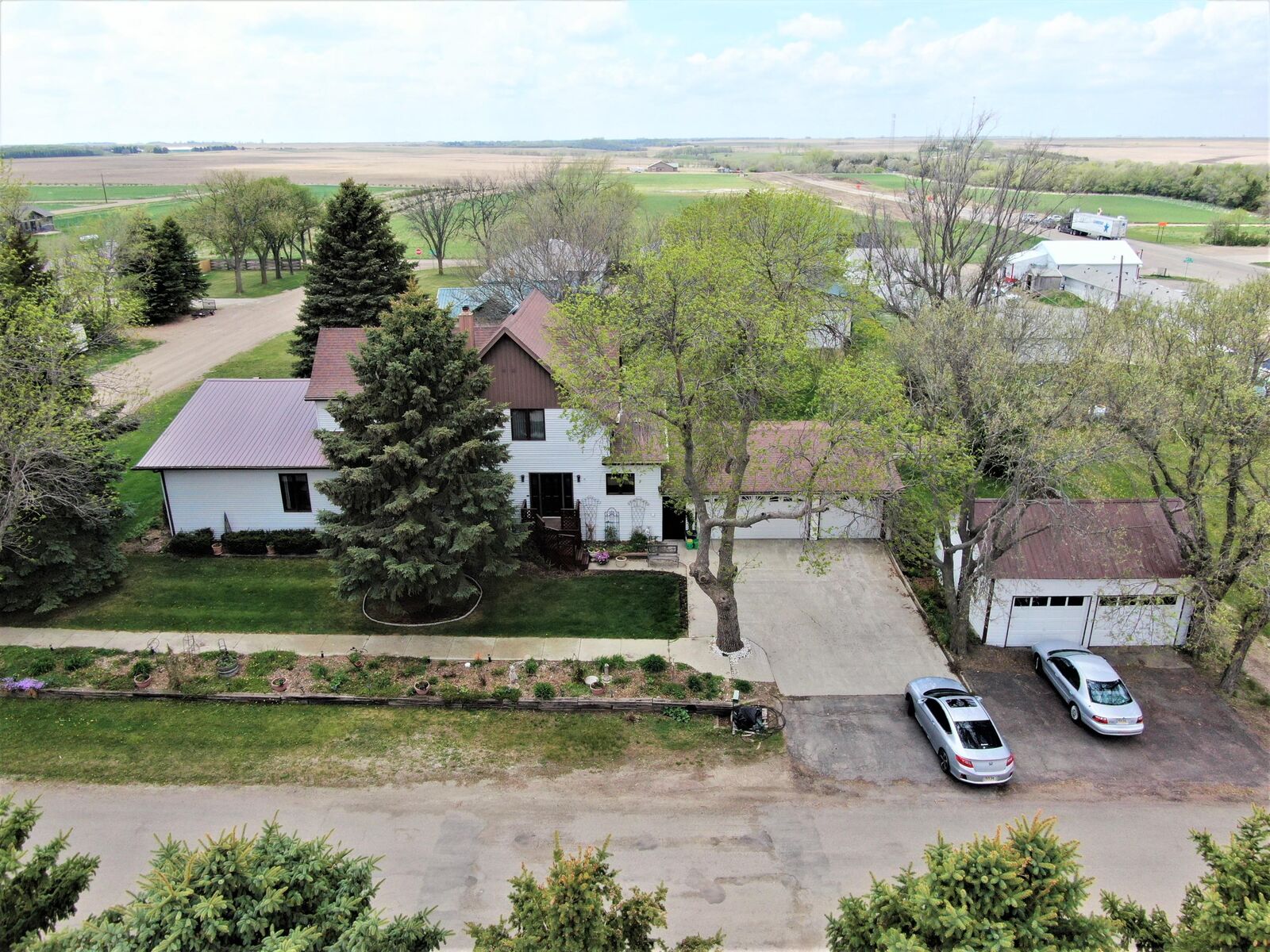 Property Photo:  110 14th Ave  SD 57438 