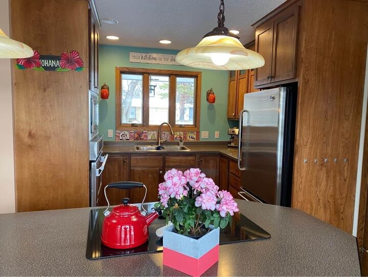 Property Photo:  810 NE 17th Ave  SD 57401 