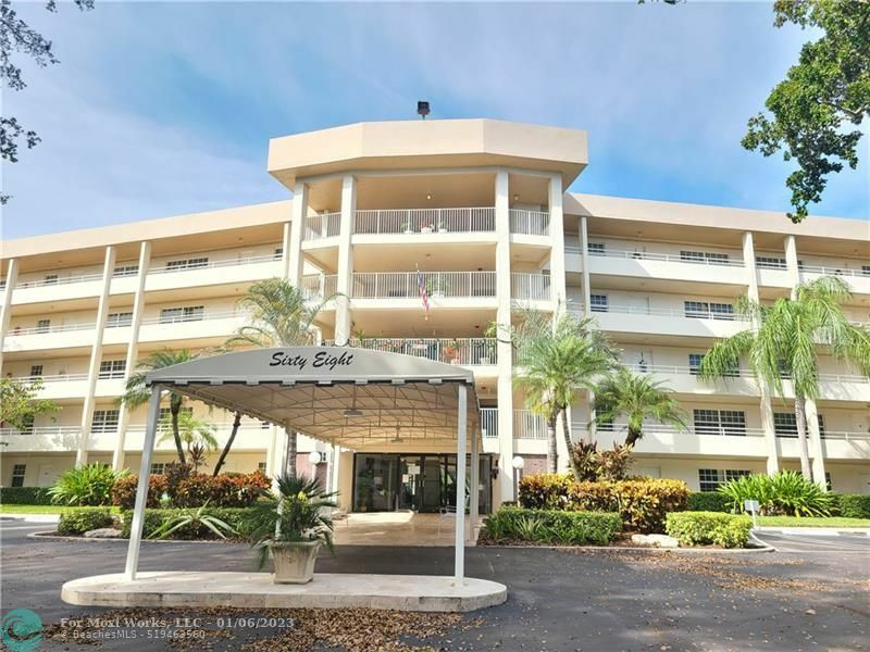 Property Photo: 545 Oaks Ln 108 FL 33069