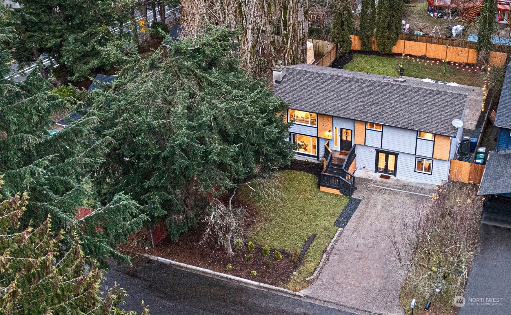 Property Photo:  11612 NE 74th Street  WA 98033 