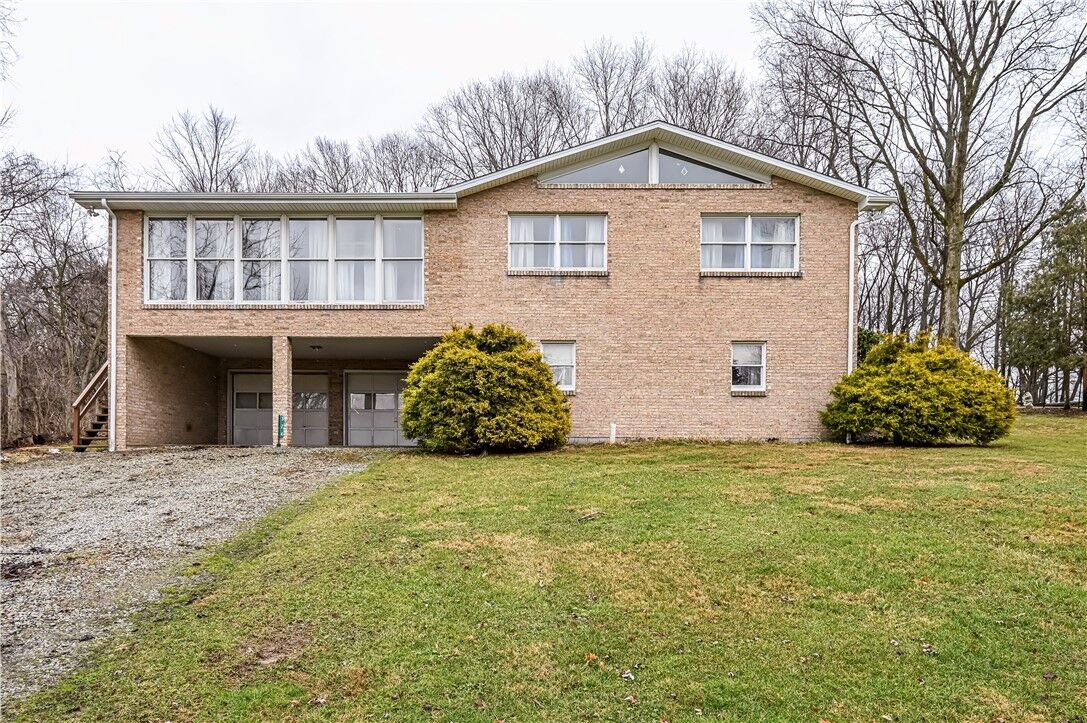 Property Photo: 324 Turnpike PA 15666