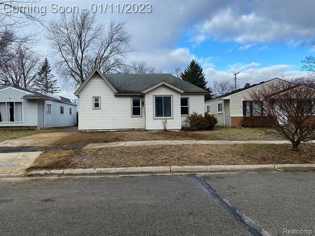 Property Photo: 28020 Long Street MI 48152