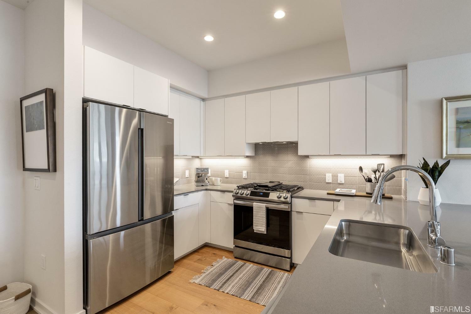 Property Photo:  200 Linden Avenue 812  CA 94080 