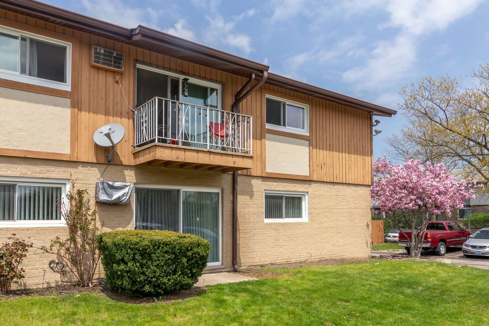 Property Photo:  850 E Old Willow Road 110  IL 60070 