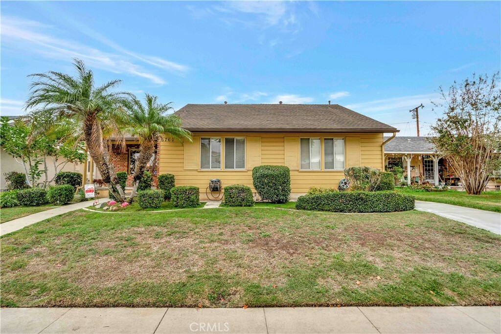 Property Photo: 6760 E Coralite Street CA 90808