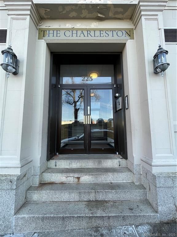 Property Photo:  225 Golden Hill Street 5C  CT 06604 