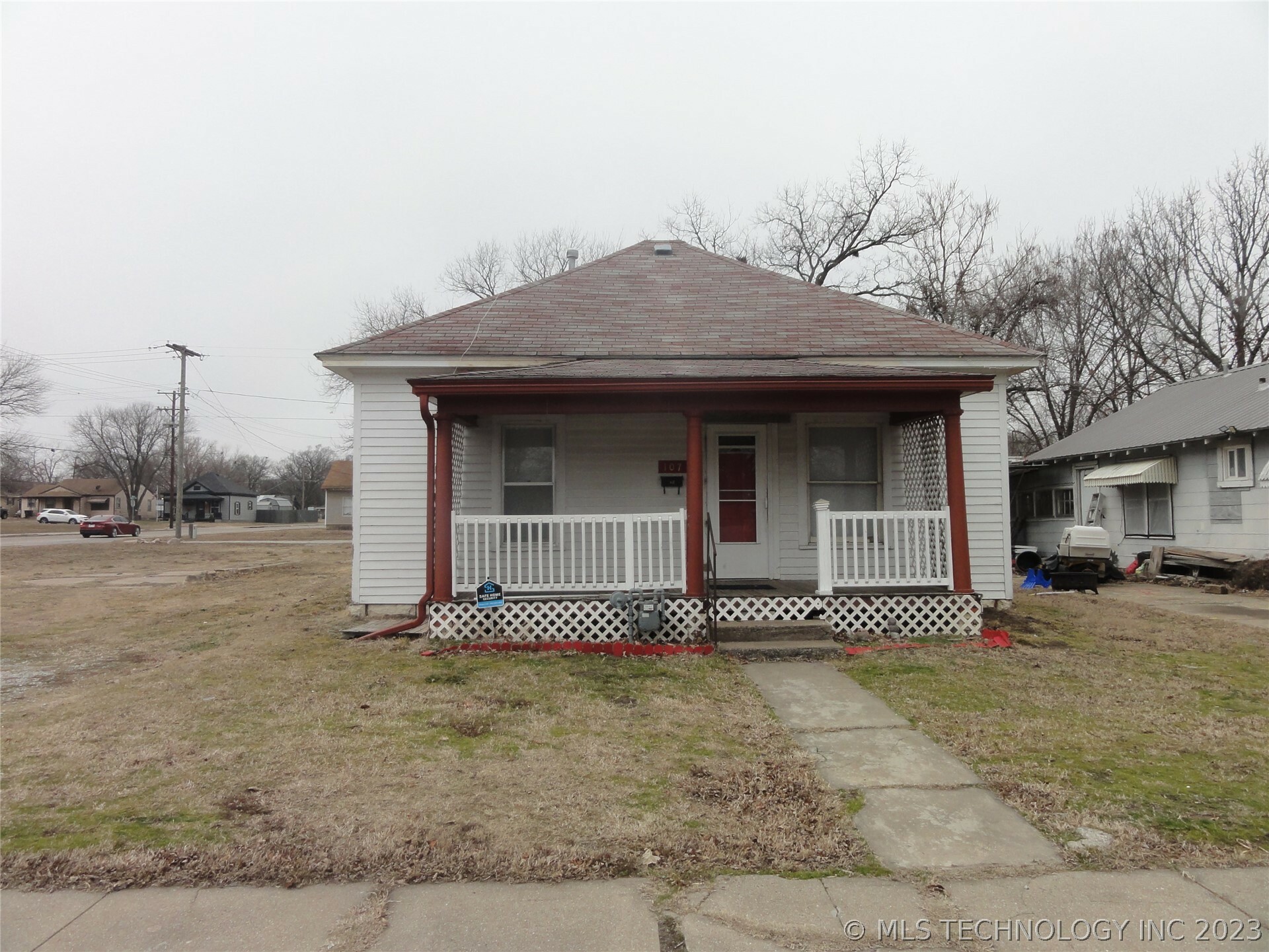 Property Photo:  107 NW Cheyenne Avenue  OK 74003 