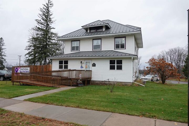 327 East Broadway Avenue  Medford WI 54451 photo