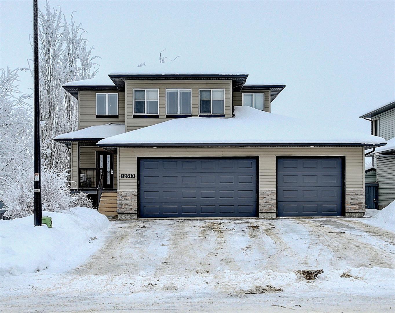 Property Photo: 12613 Lakeshore Drive AB T8X 8C6