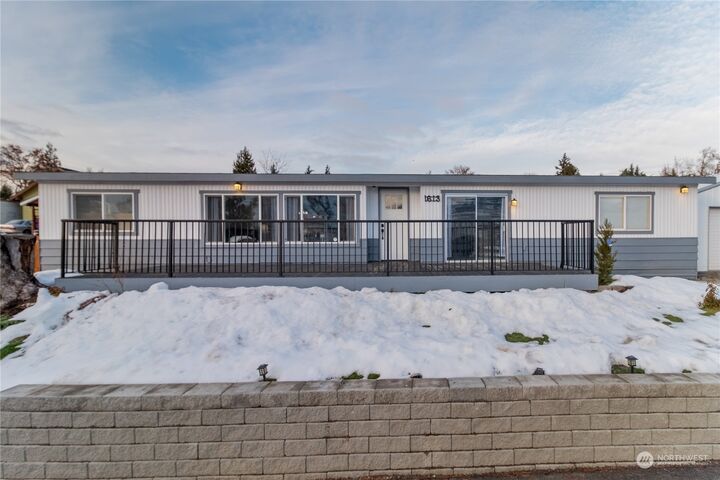 1613 SE 8th Street  East Wenatchee WA 98802 photo