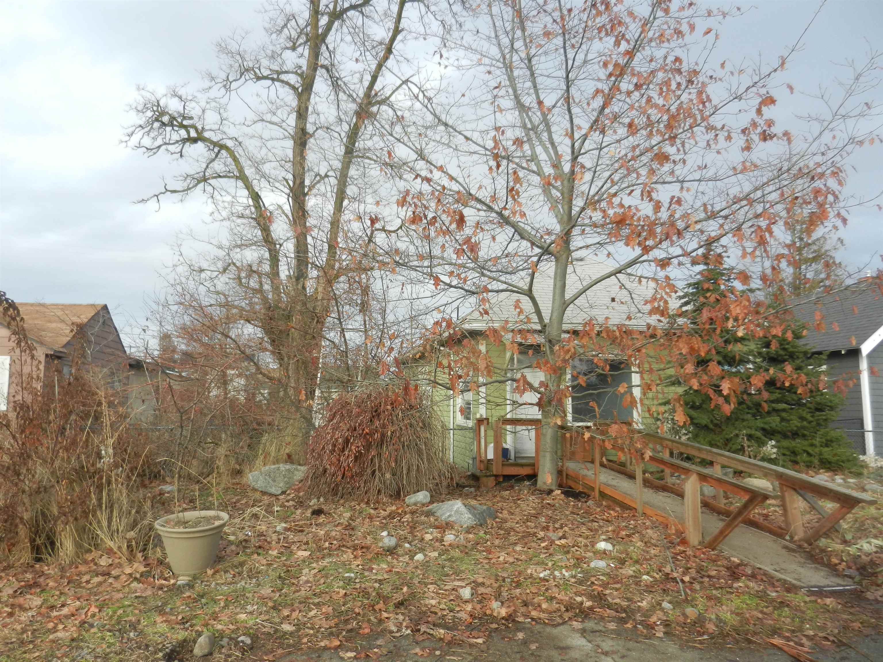 Property Photo:  2911 E Heroy Ave  WA 99207 