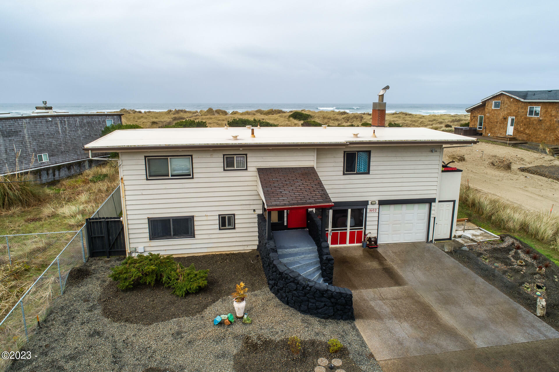1602 NW Oceania Dr  Waldport OR 97394 photo