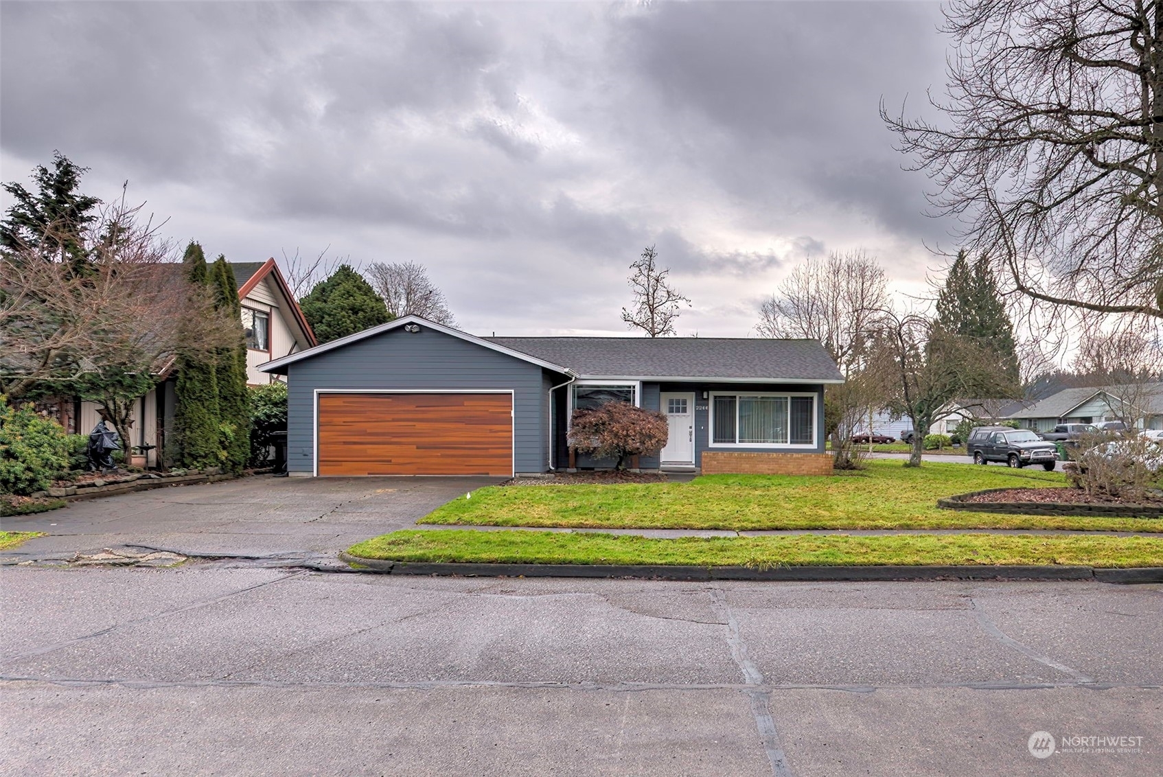 Property Photo:  2244 Lee Avenue  WA 98632 