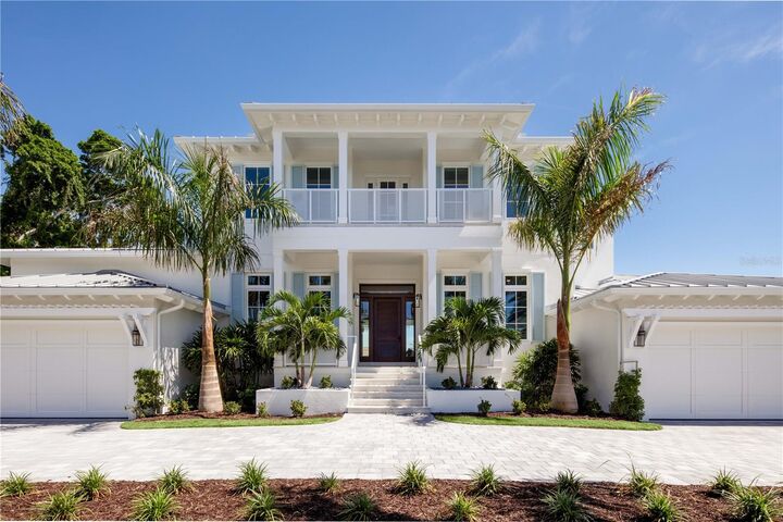 Property Photo:  118 N Warbler Lane  FL 34236 