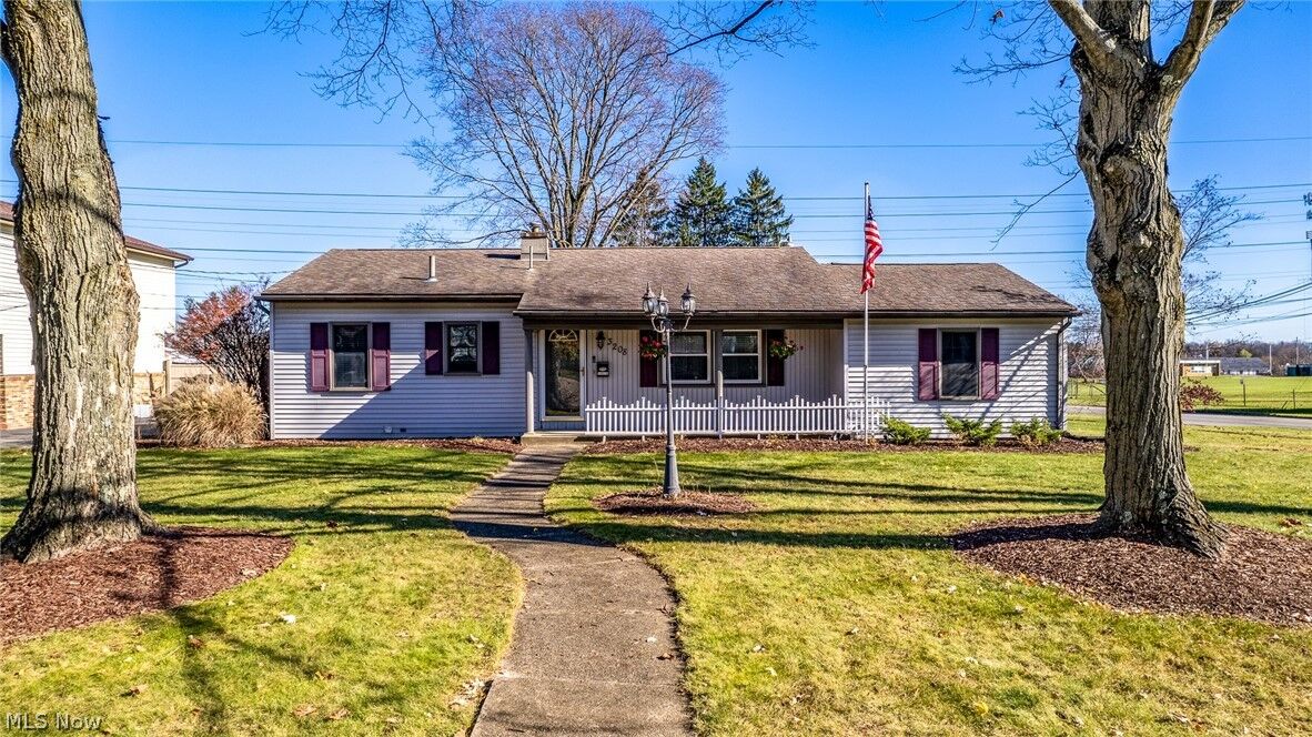 Property Photo: 3208 N Wendover Circle OH 44511