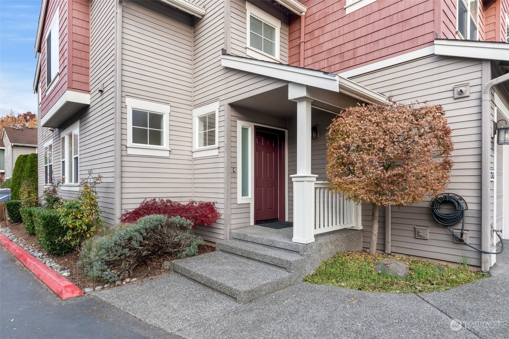 Property Photo:  12343 NE 92nd Street 17  WA 98033 