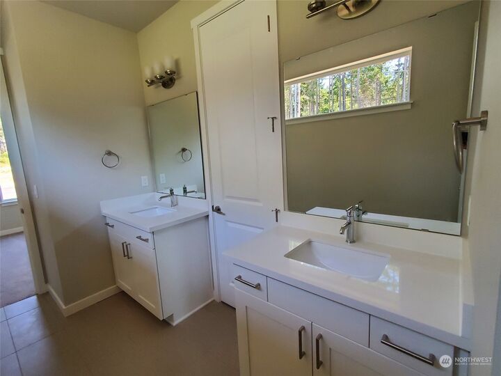 Property Photo: 1172 Seawall Lane WA 98277