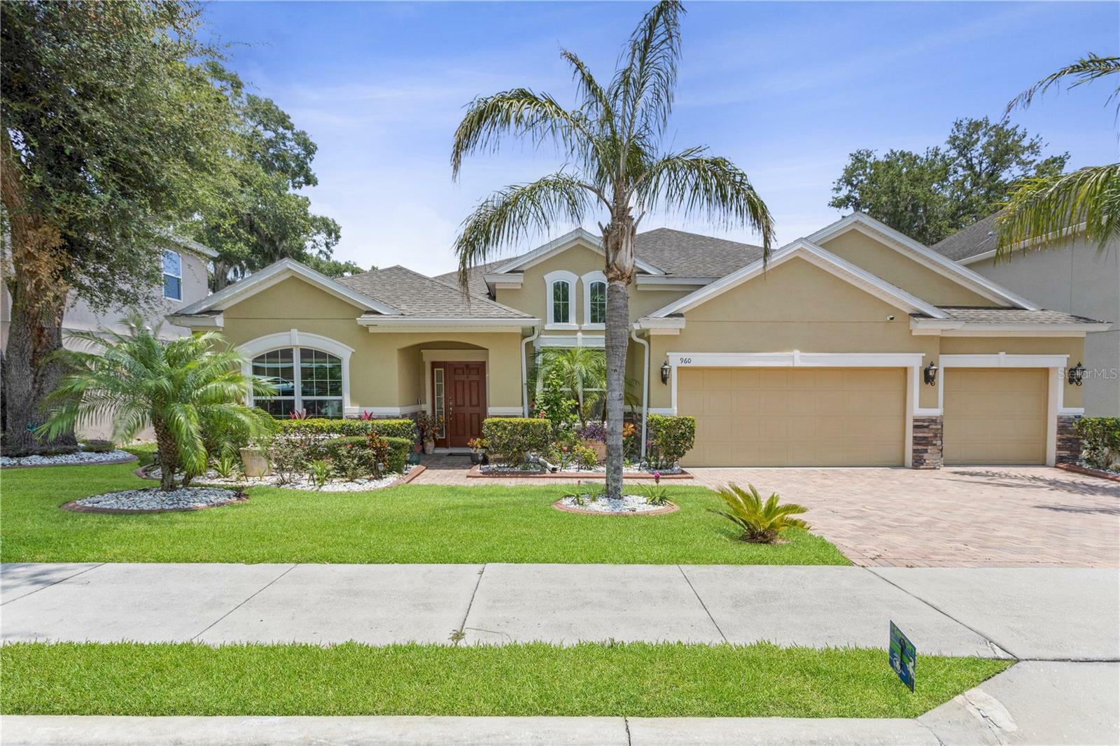 Property Photo: 960 Counts Crest Circle FL 32712