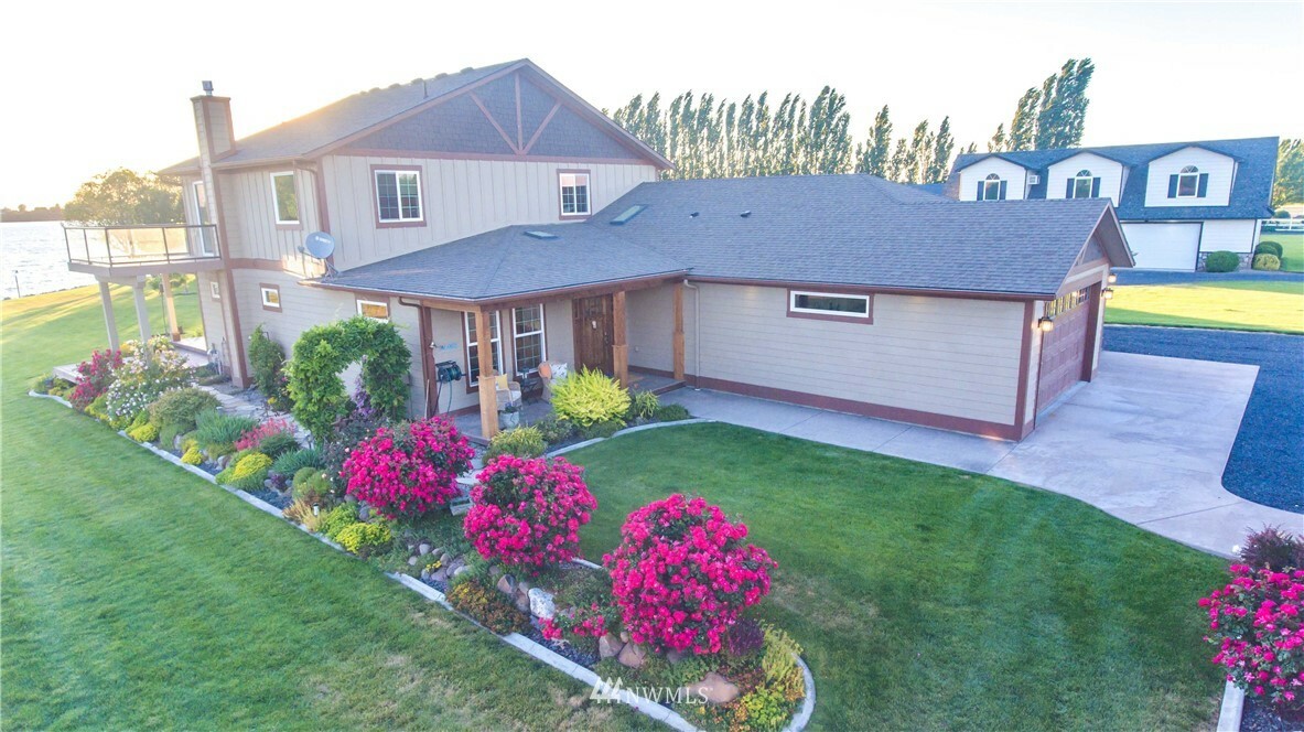 Property Photo:  2874 NE Wild Goose Road  WA 98837 