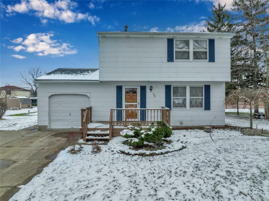 Property Photo:  185 Garry Drive  NY 14224 