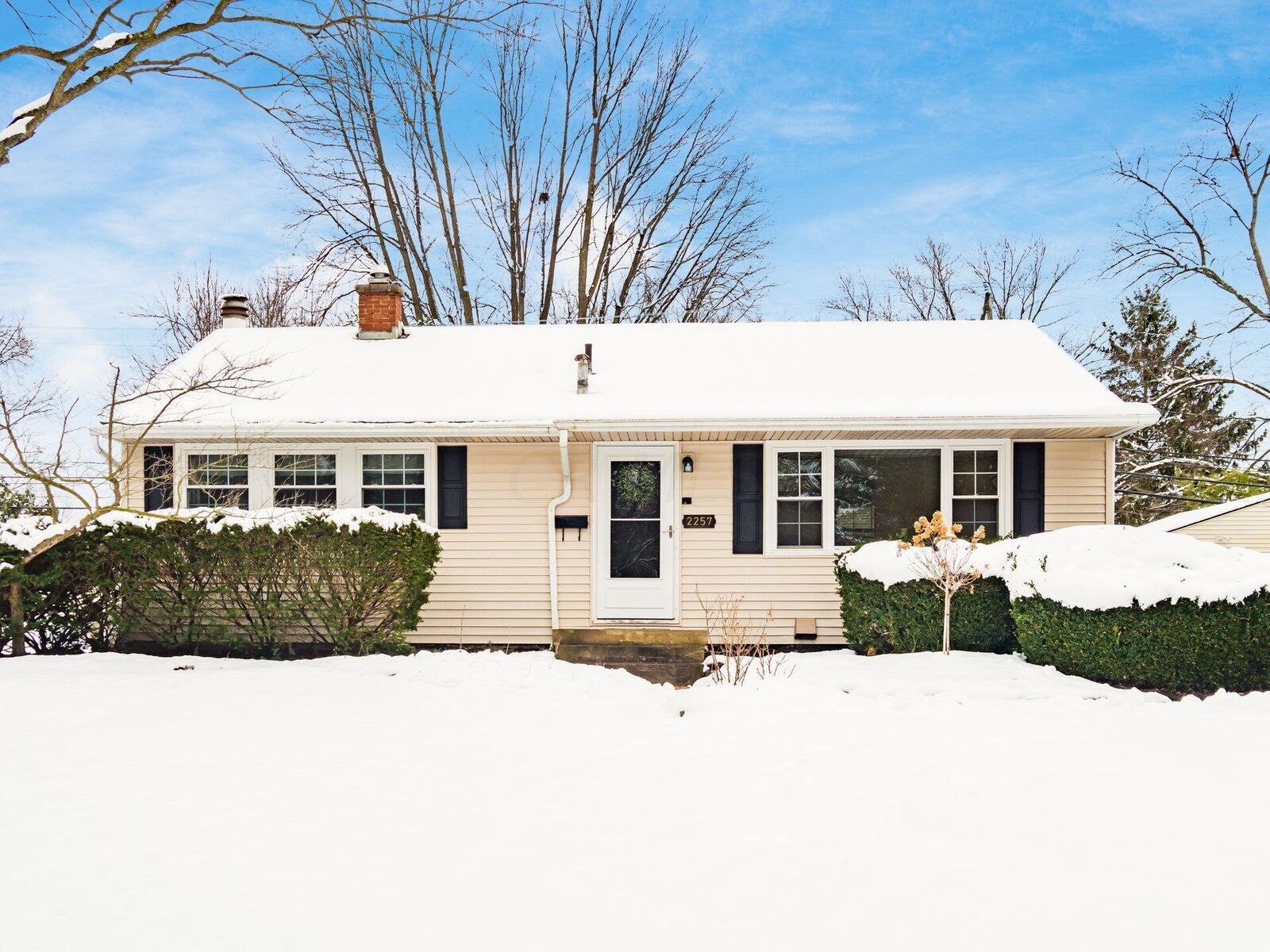 Property Photo:  2257 Fishinger Road  OH 43221 