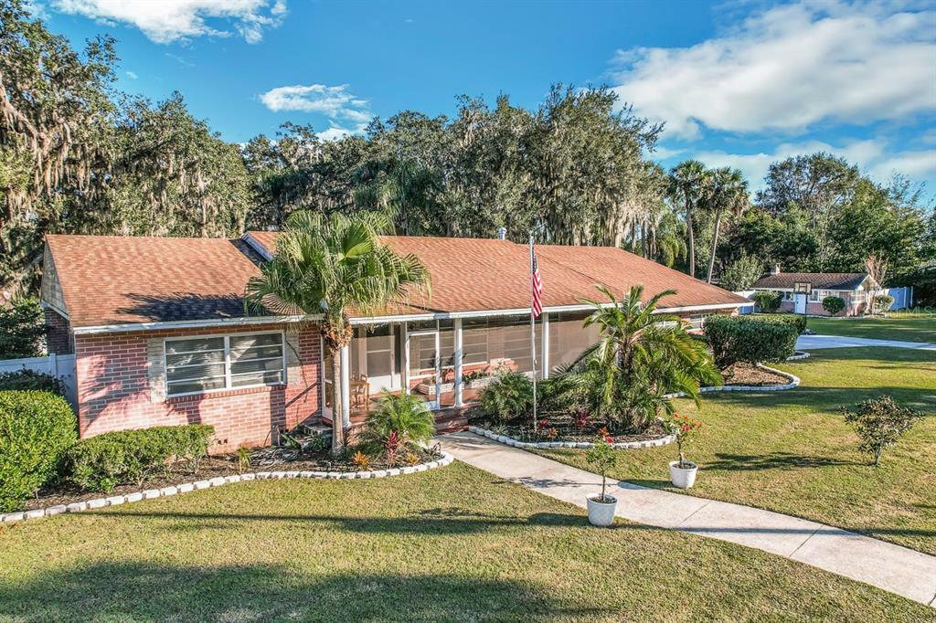 Property Photo: 1400 Floradel Avenue FL 34748