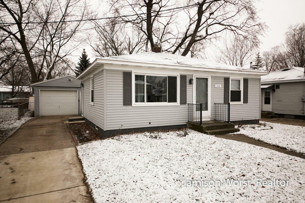 216 Maplelawn Street SW  Wyoming MI 49548 photo