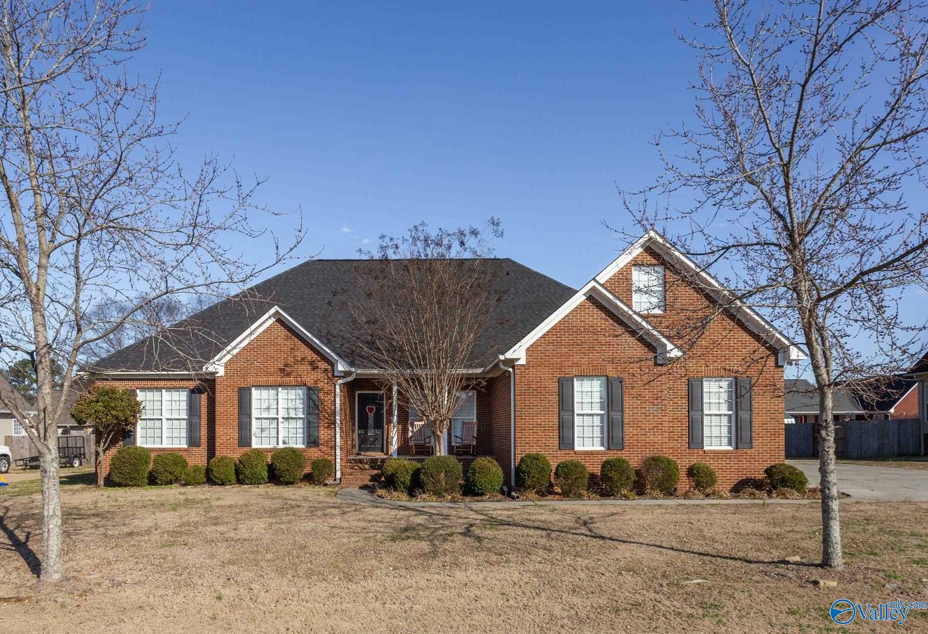 Property Photo: 40 Berkshire Lane AL 35950