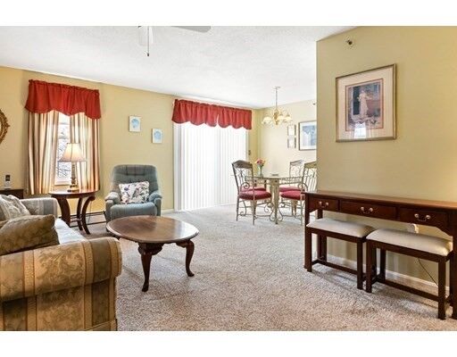 Property Photo:  65 Lantern Ln 6  MA 01826 