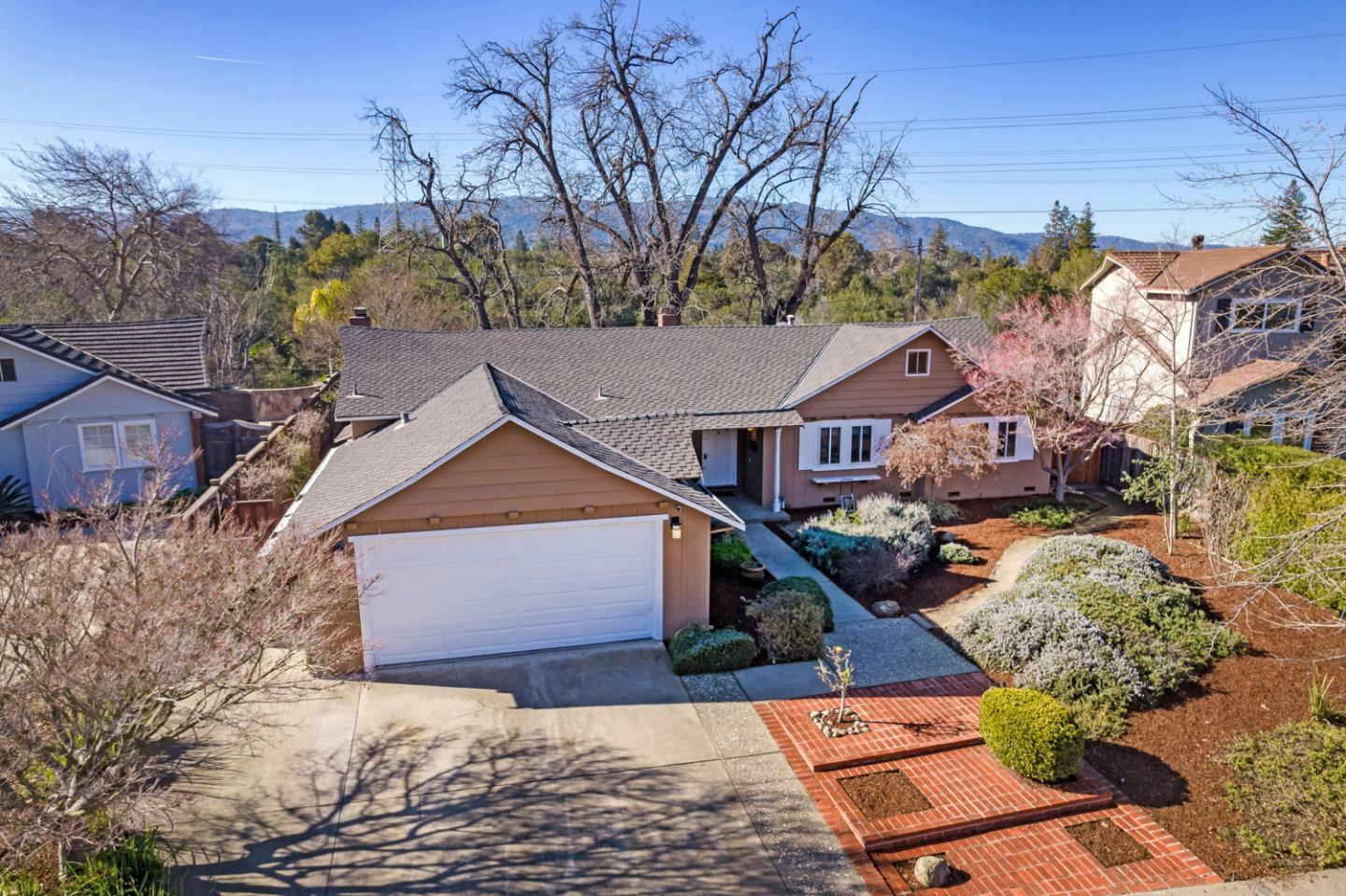 Property Photo:  1137 Robin Way  CA 94087 